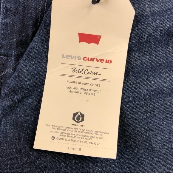 NWT Levis Sz33 Bold Curve Classic Straight Leg Jeans, Emroidered - Picture 8 of 15